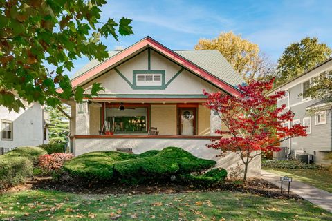 806 N Grove Avenue Oak Park IL 60302