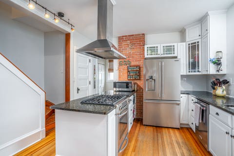 Tiny photo for 1008 Mississippi Avenue, Davenport, IA 52803 (MLS # 12736318)