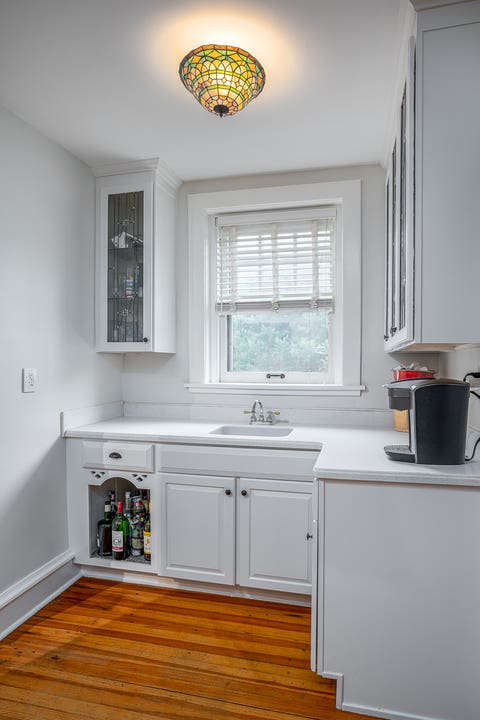 Tiny photo for 1008 Mississippi Avenue, Davenport, IA 52803 (MLS # 12736318)