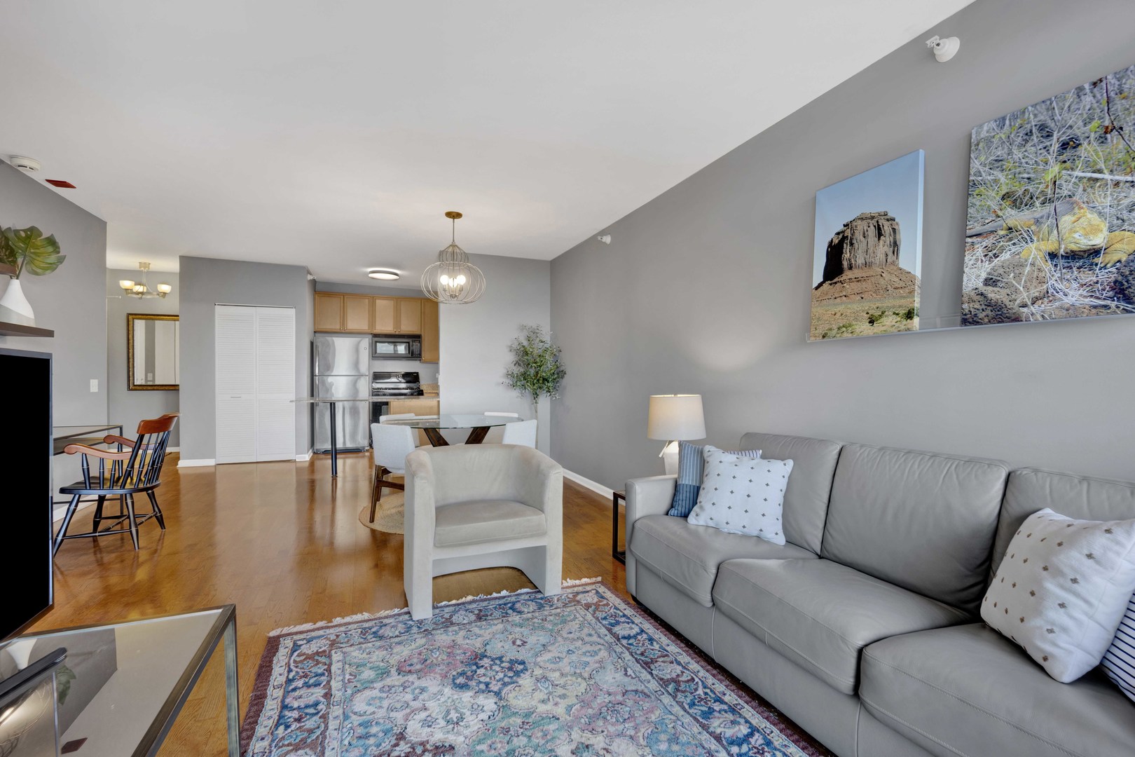 125 S Jefferson Street 2101