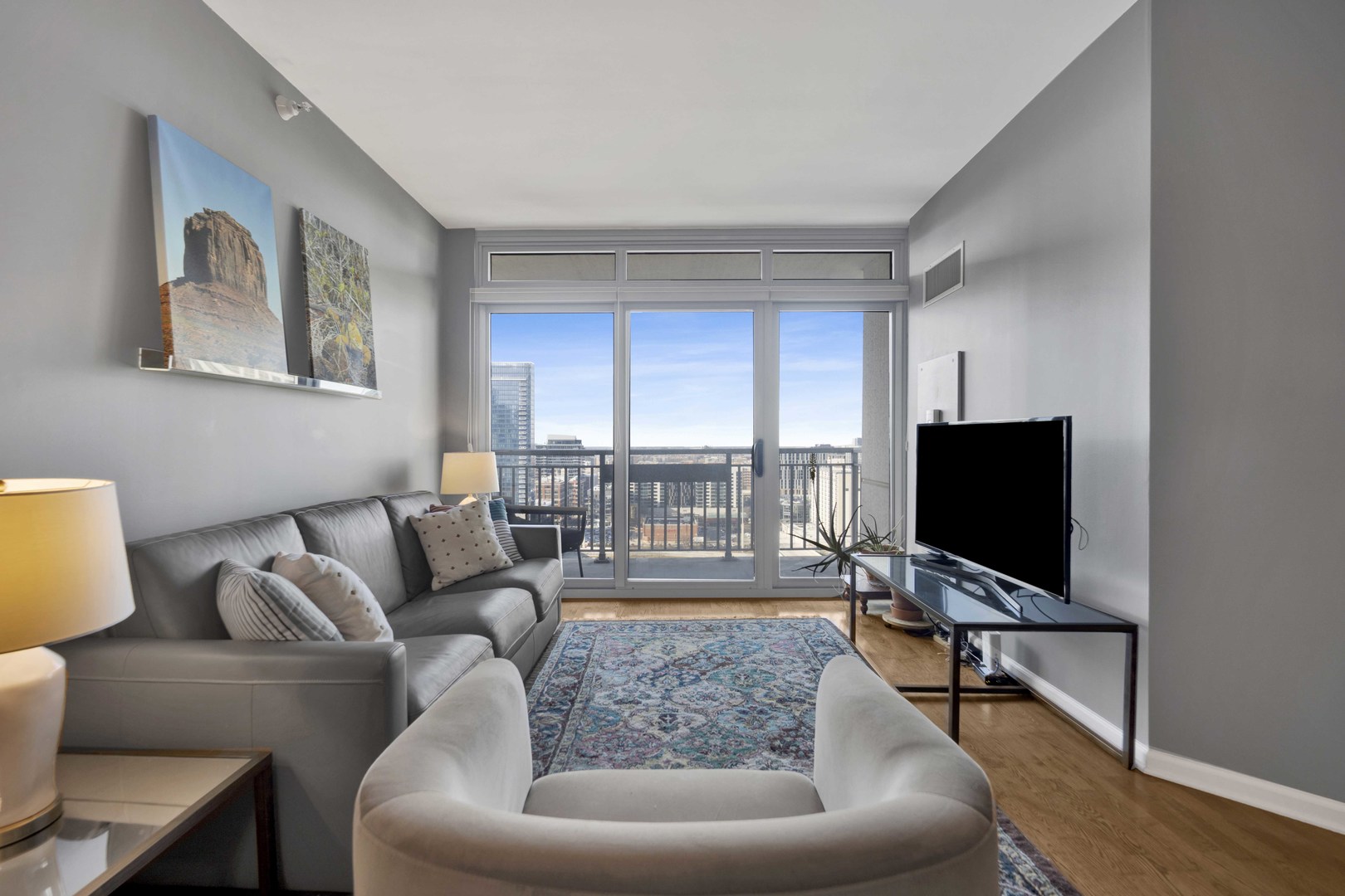 125 S Jefferson Street 2101