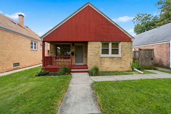 2213 Elm Street