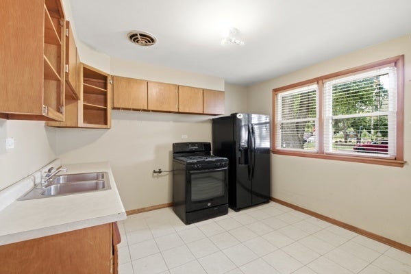 2213 Elm Street