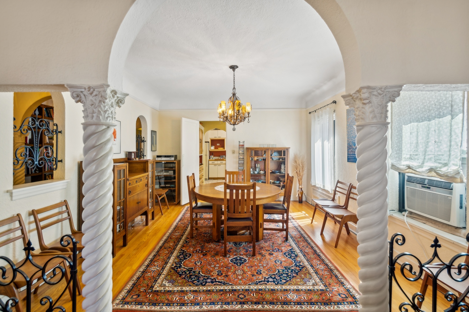 Chicago, Illinois 60645, United States, 3 Bedrooms Bedrooms, ,2 BathroomsBathrooms,Residential,Active,178255