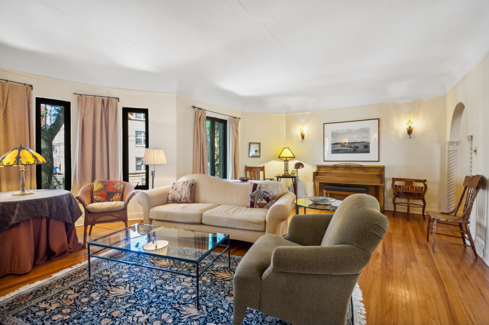 Chicago, Illinois 60645, United States, 3 Bedrooms Bedrooms, ,2 BathroomsBathrooms,Residential,Active,178255