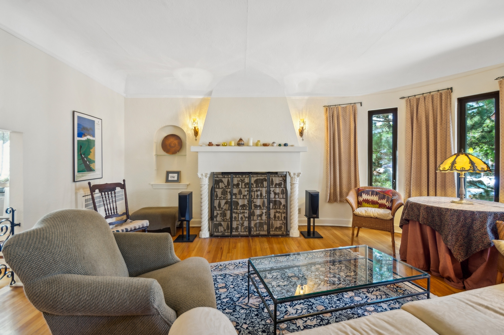 Chicago, Illinois 60645, United States, 3 Bedrooms Bedrooms, ,2 BathroomsBathrooms,Residential,Active,178255