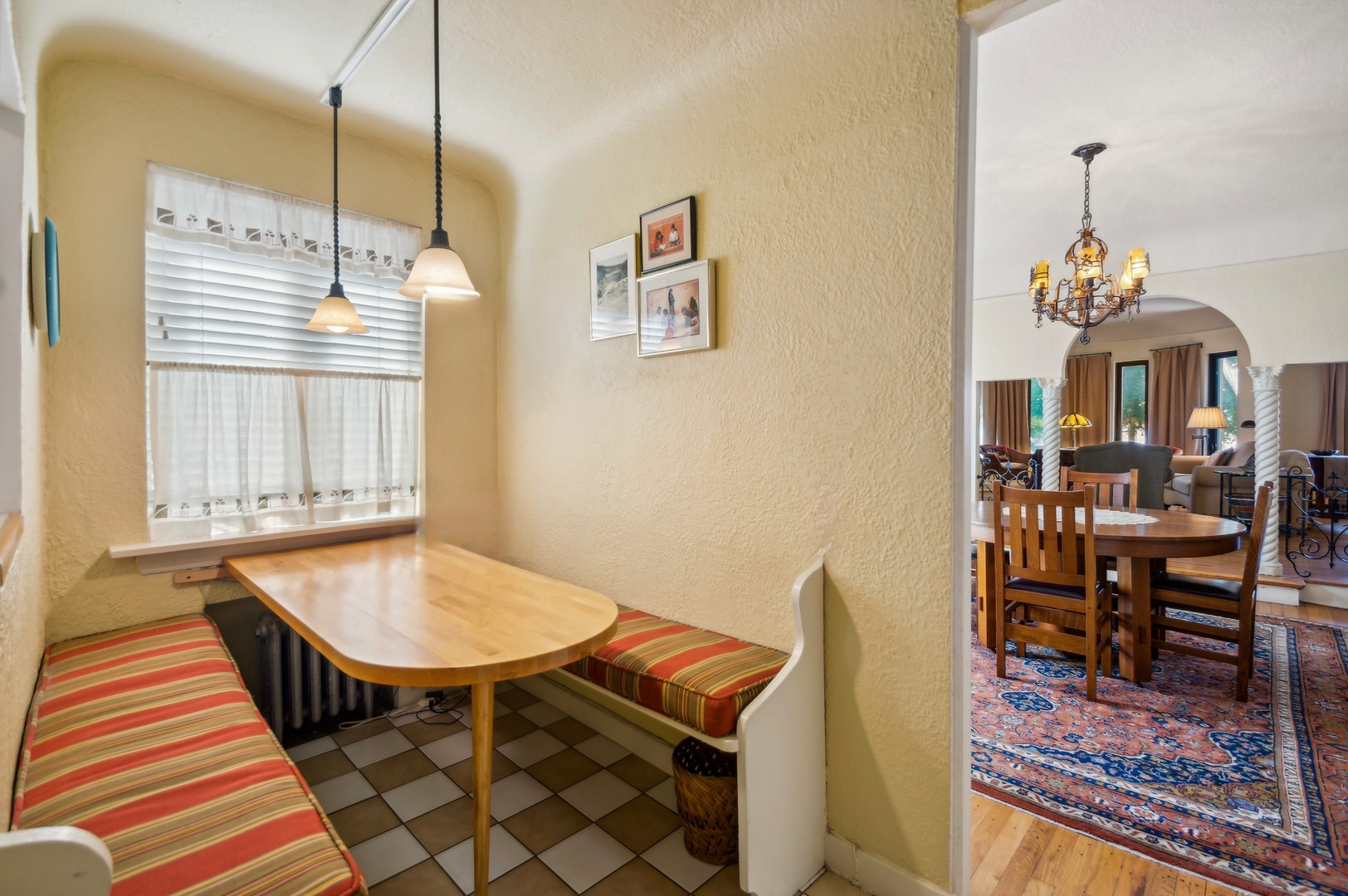 Chicago, Illinois 60645, United States, 3 Bedrooms Bedrooms, ,2 BathroomsBathrooms,Residential,Active,178255