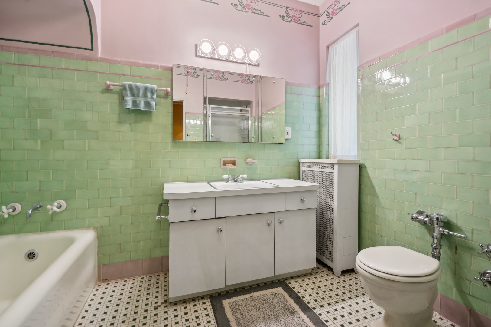 Chicago, Illinois 60645, United States, 3 Bedrooms Bedrooms, ,2 BathroomsBathrooms,Residential,Active,178255