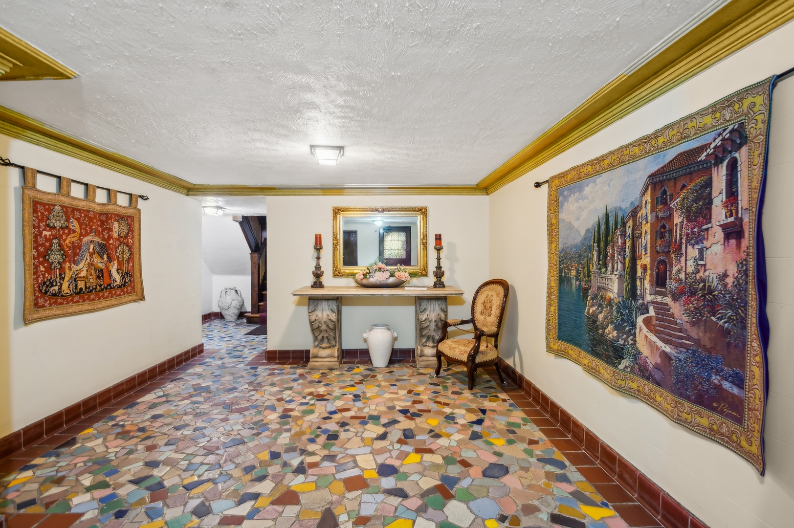 2109 W Jarvis Avenue 1