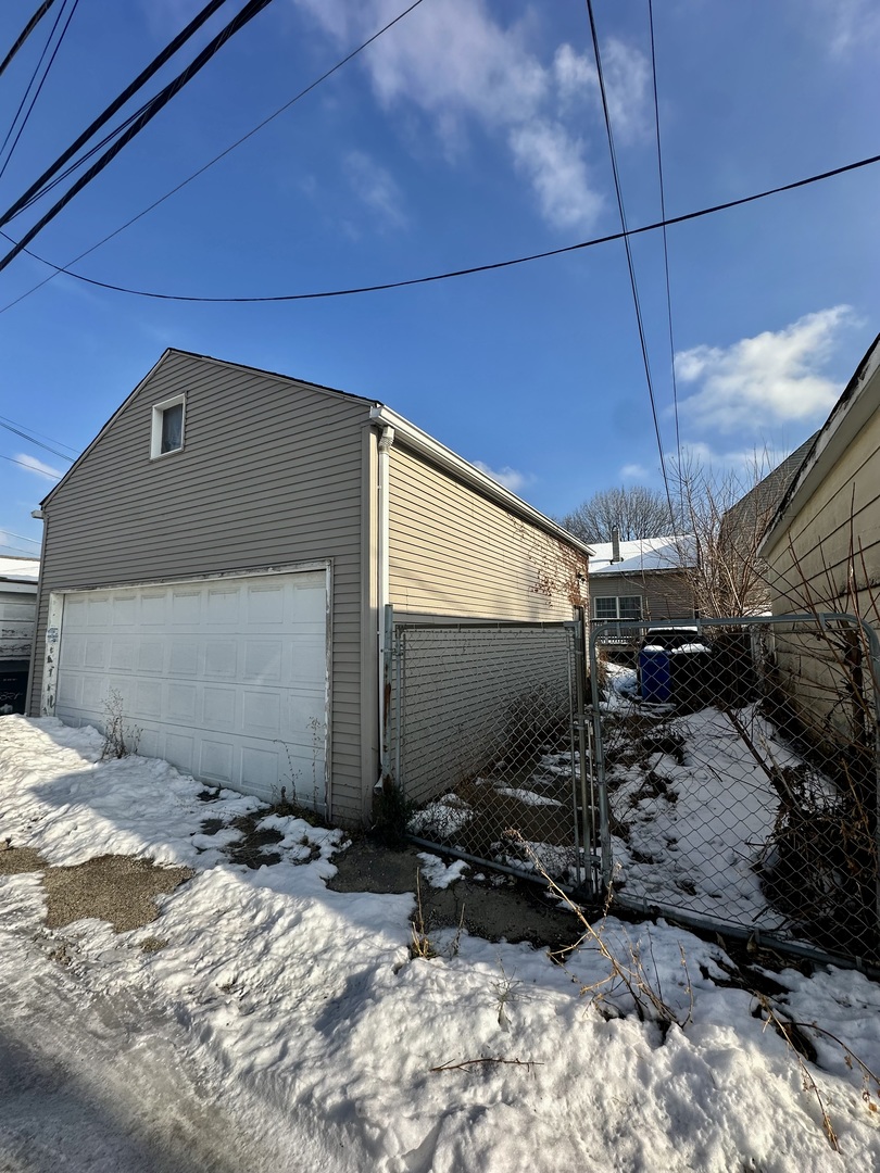 3326 N Kostner Avenue