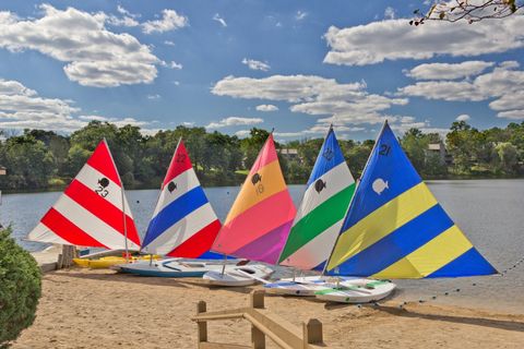 Tiny photo for 33 Shoreline Road #B, Lake Barrington, IL 60010 (MLS # 12611199)