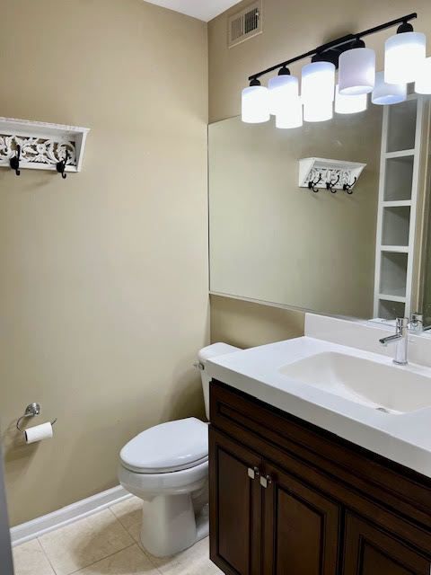 Tiny photo for 33 Shoreline Road #B, Lake Barrington, IL 60010 (MLS # 12611199)