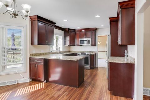 Tiny photo for 552 Irvington Court, Bartlett, IL 60103 (MLS # 12482619)