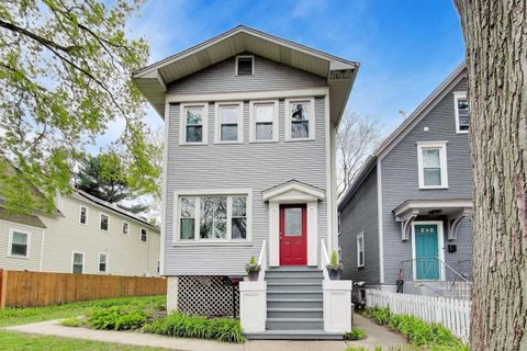 Photo of 1028 Ashland Avenue, Evanston, IL 60202 (MLS # 12628166)
