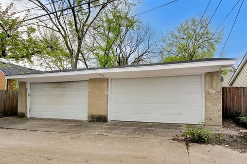 Tiny photo for 1028 Ashland Avenue, Evanston, IL 60202 (MLS # 12628166)