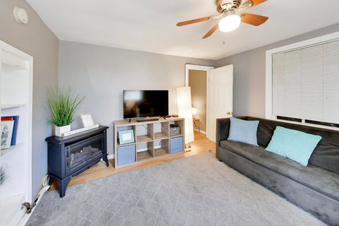 Tiny photo for 1028 Ashland Avenue, Evanston, IL 60202 (MLS # 12628166)