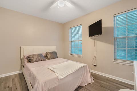 Tiny photo for 525 Arlington Lane, South Elgin, IL 60177 (MLS # 12723229)