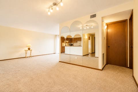 Tiny photo for 5447 W Lawrence Avenue #203, Chicago, IL 60630 (MLS # 12722050)