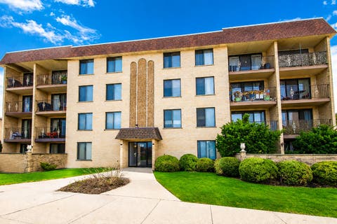 Photo of 5447 W Lawrence Avenue #203, Chicago, IL 60630 (MLS # 12722050)