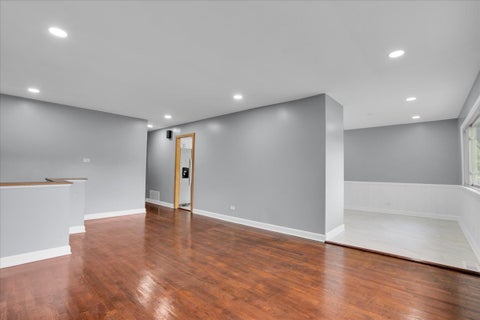 Tiny photo for 501 Lafayette Lane, Hoffman Estates, IL 60169 (MLS # 12682983)