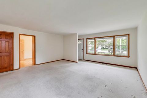 Tiny photo for 821 Warrenville Road, Wheaton, IL 60189 (MLS # 12500415)