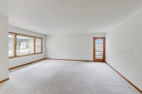 Tiny photo for 821 Warrenville Road, Wheaton, IL 60189 (MLS # 12500415)