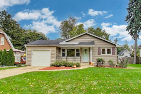 Tiny photo for 821 Warrenville Road, Wheaton, IL 60189 (MLS # 12500415)
