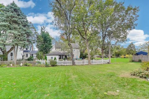 Tiny photo for 821 Warrenville Road, Wheaton, IL 60189 (MLS # 12500415)