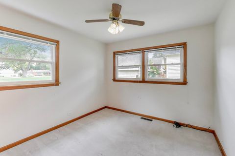 Tiny photo for 821 Warrenville Road, Wheaton, IL 60189 (MLS # 12500415)