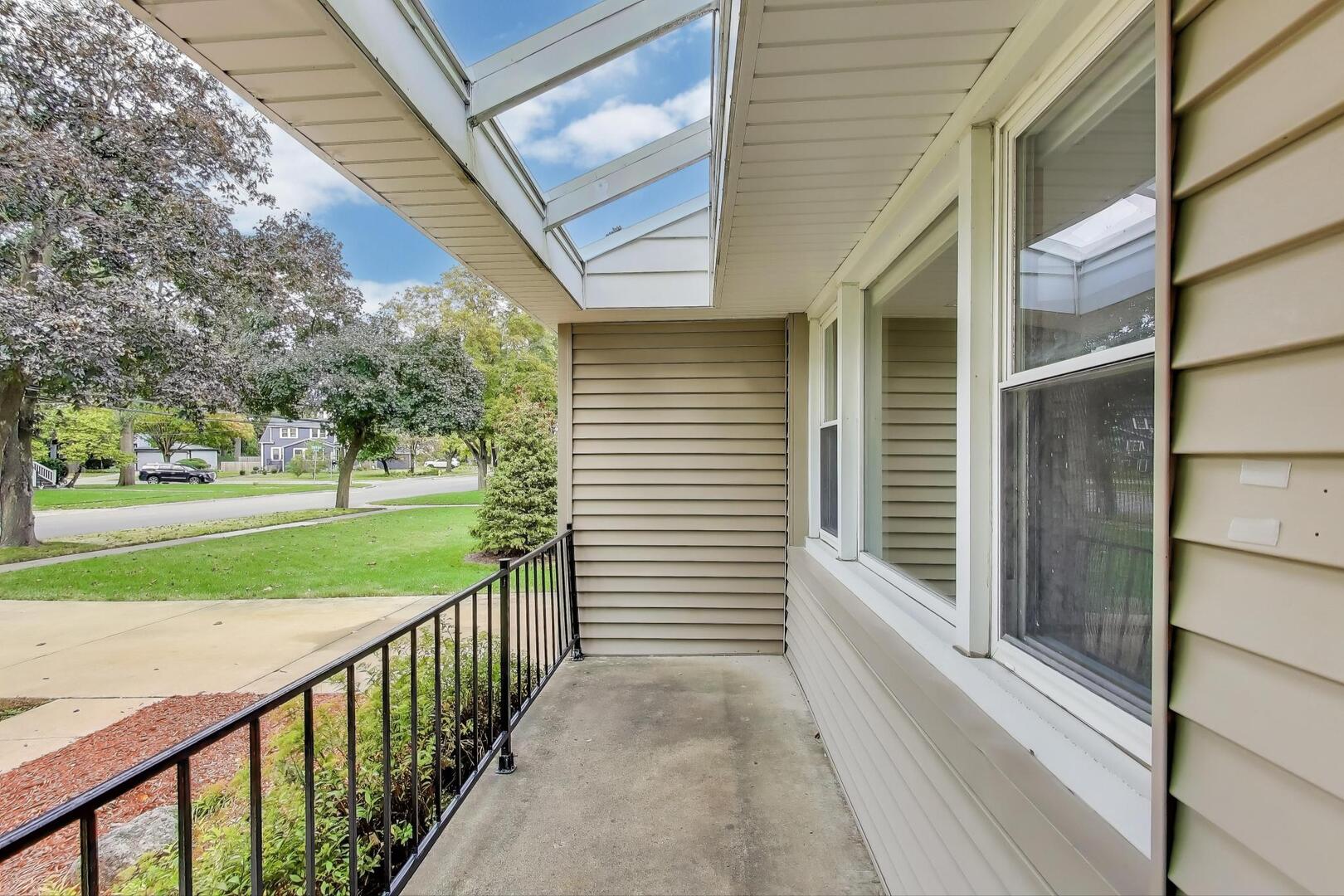 821 Warrenville Road