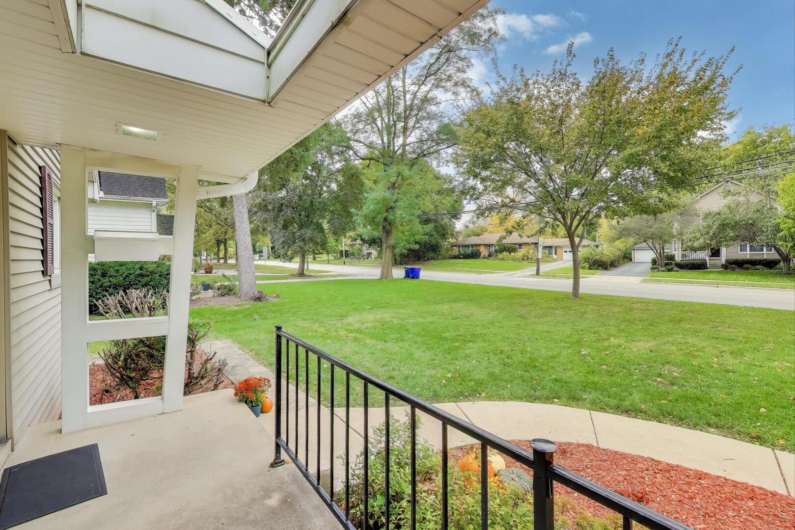 821 Warrenville Road