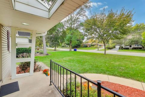 Tiny photo for 821 Warrenville Road, Wheaton, IL 60189 (MLS # 12500415)