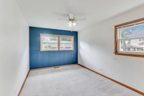 Tiny photo for 821 Warrenville Road, Wheaton, IL 60189 (MLS # 12500415)