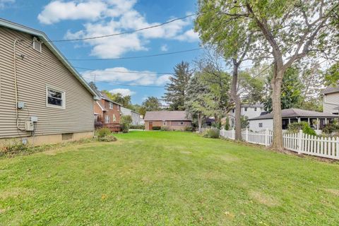 Tiny photo for 821 Warrenville Road, Wheaton, IL 60189 (MLS # 12500415)