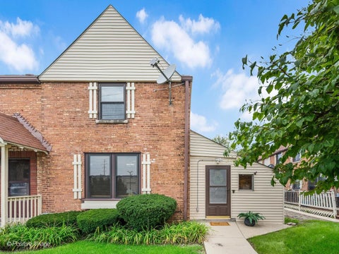 Photo of 721 E Maple Avenue, La Grange, IL 60525 (MLS # 12737848)