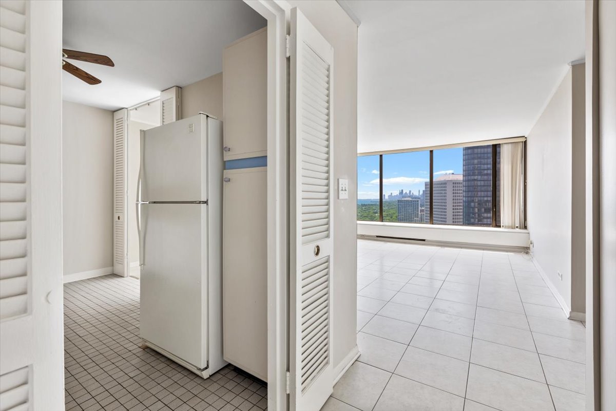 5455 N SHERIDAN Road 3106