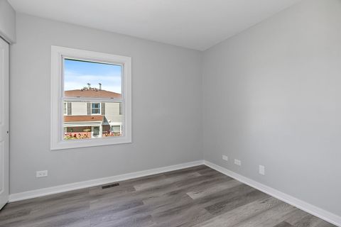 Tiny photo for 1311 Kingsbury Drive #E, Hanover Park, IL 60133 (MLS # 12515842)