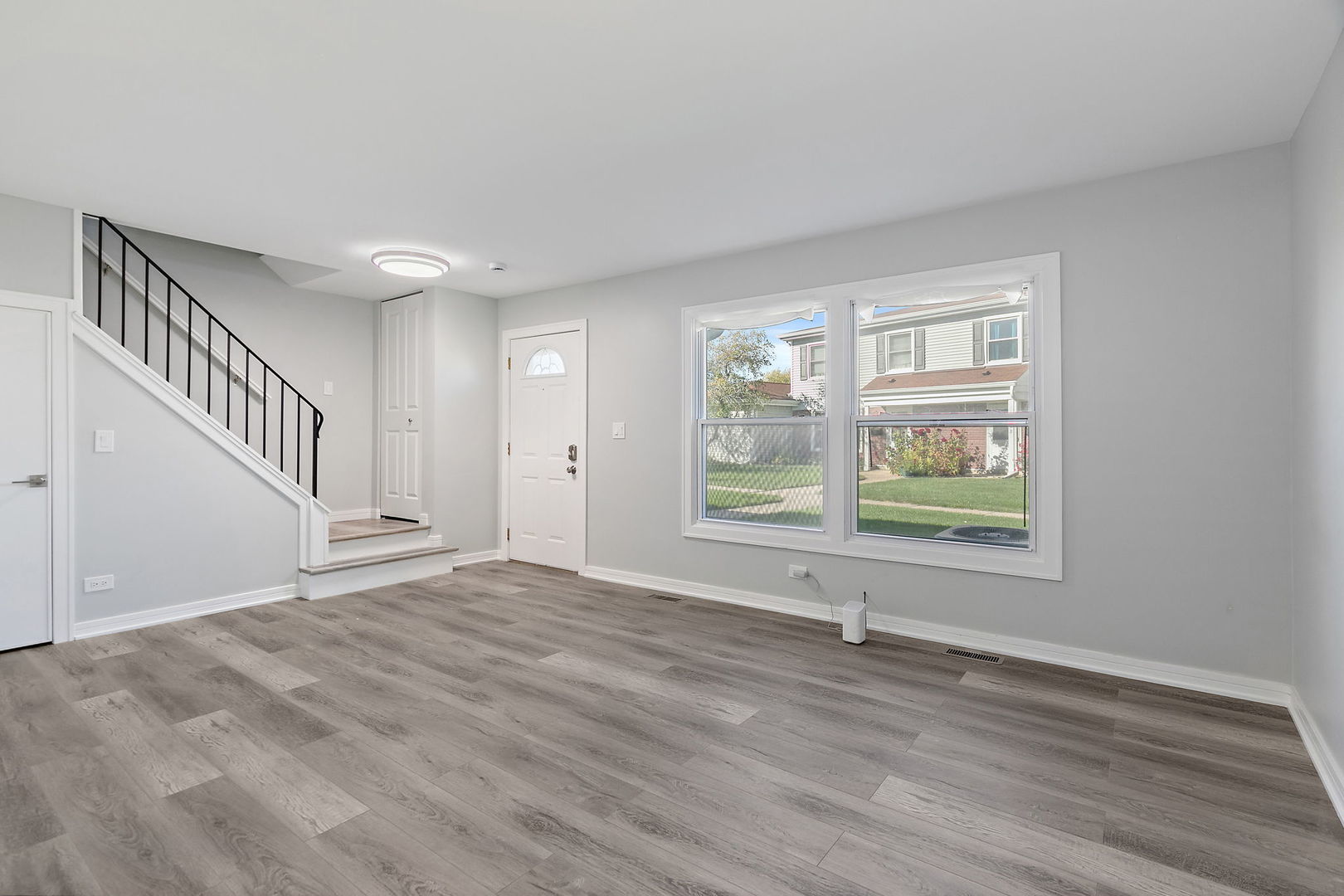 1311 Kingsbury Drive E