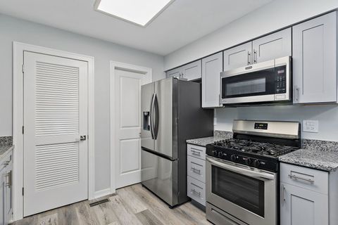 Tiny photo for 1311 Kingsbury Drive #E, Hanover Park, IL 60133 (MLS # 12515842)