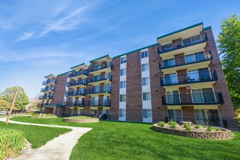 5S040 Pebblewood Lane 406E Naperville IL 60563