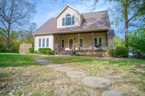 Photo of 6873 Old 13 Highway, Carbondale, IL 62901 (MLS # 100000182)