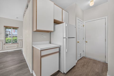 Tiny photo for 319 Windsor Court #B, South Elgin, IL 60177 (MLS # 12733702)