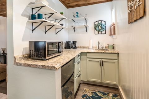 Tiny photo for 2041 S Illinois Avenue, Carbondale, IL 62901 (MLS # 12596462)