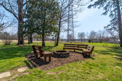 Tiny photo for 2041 S Illinois Avenue, Carbondale, IL 62901 (MLS # 12596462)