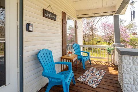 Tiny photo for 2041 S Illinois Avenue, Carbondale, IL 62901 (MLS # 12596462)