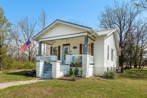 Photo of 2041 S Illinois Avenue, Carbondale, IL 62901 (MLS # 12596462)