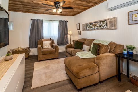 Tiny photo for 2041 S Illinois Avenue, Carbondale, IL 62901 (MLS # 12596462)