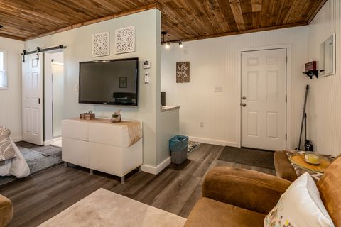 Tiny photo for 2041 S Illinois Avenue, Carbondale, IL 62901 (MLS # 12596462)