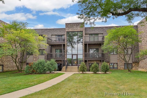 Photo of 1464 Stonebridge Circle #E3, Wheaton, IL 60189 (MLS # 12719566)