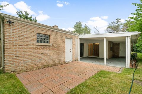 Tiny photo for 629 W Edgewood Road, Lombard, IL 60148 (MLS # 12473766)